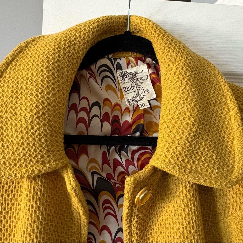 Retro Yellow Coat - Picture 3 of 6